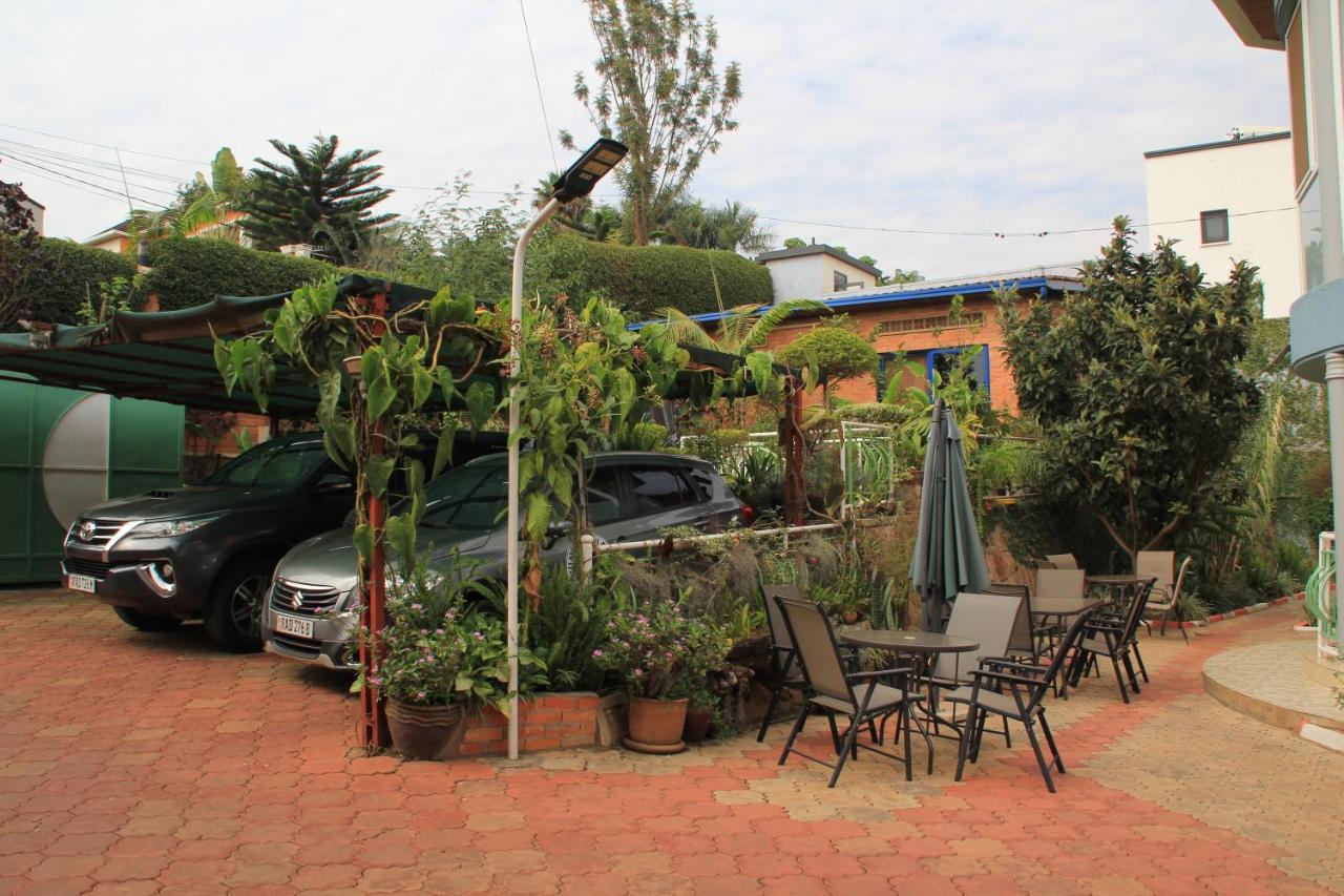 Umusambi B&B Kigali Exterior photo
