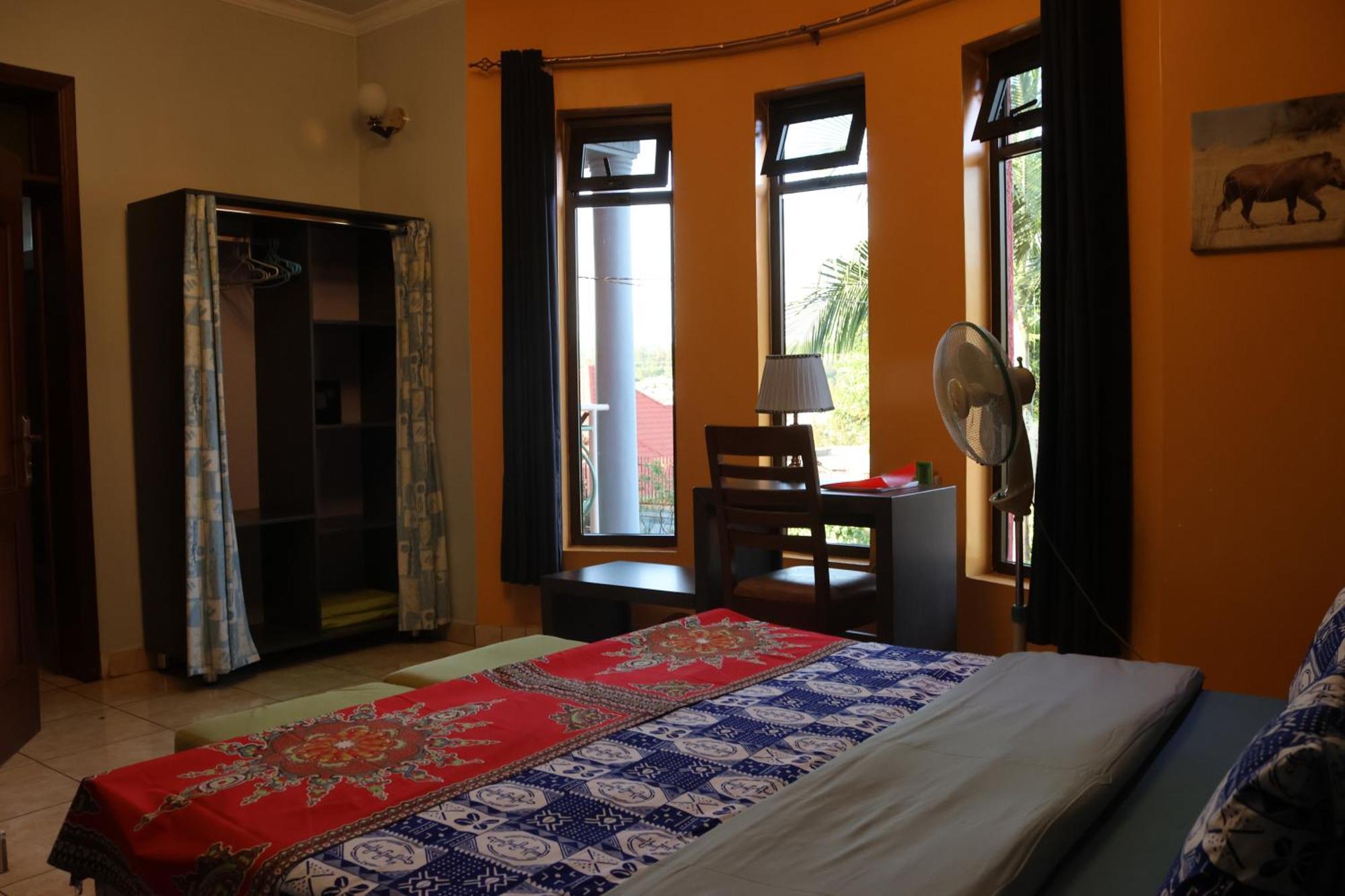 Umusambi B&B Kigali Exterior photo